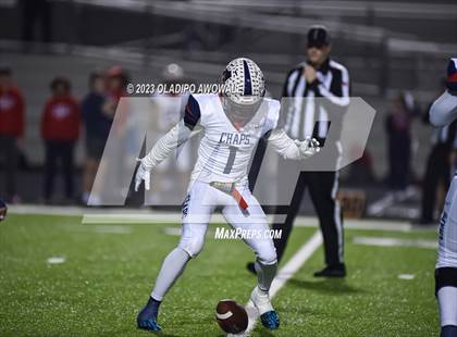 Thumbnail 3 in Aubrey vs. Van (UIL Football 4A Division II Region II Area) photogallery.
