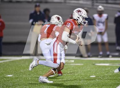 Thumbnail 1 in Aubrey vs. Van (UIL Football 4A Division II Region II Area) photogallery.