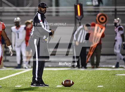 Thumbnail 2 in Aubrey vs. Van (UIL Football 4A Division II Region II Area) photogallery.