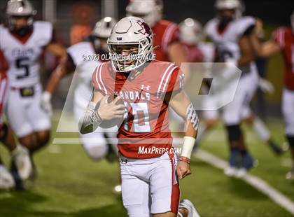 Thumbnail 1 in Aubrey vs. Van (UIL Football 4A Division II Region II Area) photogallery.