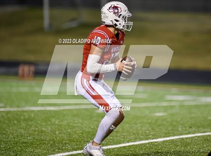 Thumbnail 1 in Aubrey vs. Van (UIL Football 4A Division II Region II Area) photogallery.