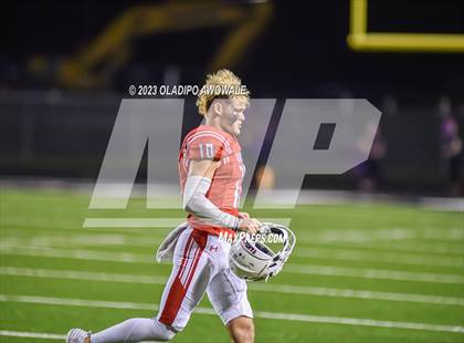 Thumbnail 2 in Aubrey vs. Van (UIL Football 4A Division II Region II Area) photogallery.