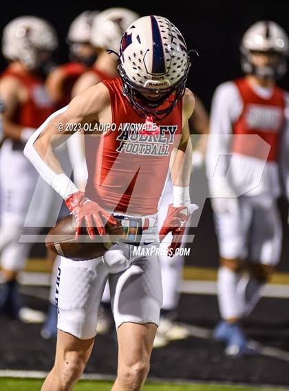 Thumbnail 2 in Aubrey vs. Van (UIL Football 4A Division II Region II Area) photogallery.