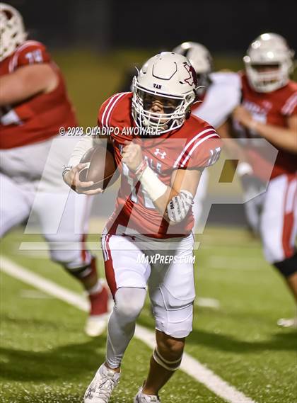 Thumbnail 1 in Aubrey vs. Van (UIL Football 4A Division II Region II Area) photogallery.