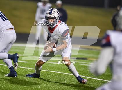 Thumbnail 1 in Aubrey vs. Van (UIL Football 4A Division II Region II Area) photogallery.