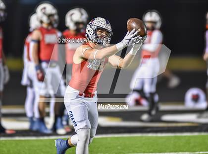 Thumbnail 1 in Aubrey vs. Van (UIL Football 4A Division II Region II Area) photogallery.