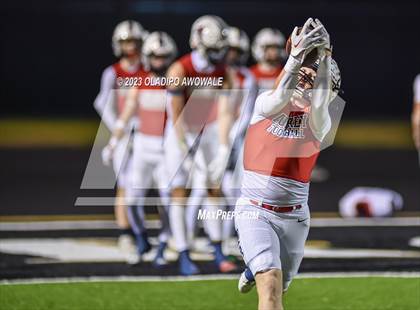 Thumbnail 1 in Aubrey vs. Van (UIL Football 4A Division II Region II Area) photogallery.