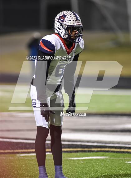 Thumbnail 1 in Aubrey vs. Van (UIL Football 4A Division II Region II Area) photogallery.