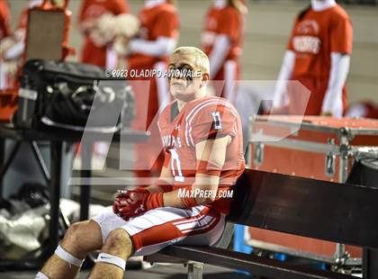 Thumbnail 2 in Aubrey vs. Van (UIL Football 4A Division II Region II Area) photogallery.