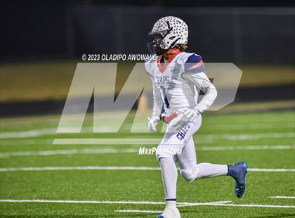 Thumbnail 1 in Aubrey vs. Van (UIL Football 4A Division II Region II Area) photogallery.