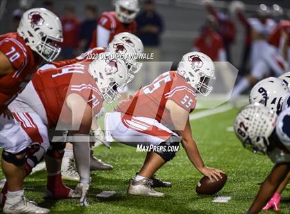 Thumbnail 2 in Aubrey vs. Van (UIL Football 4A Division II Region II Area) photogallery.