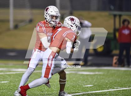 Thumbnail 1 in Aubrey vs. Van (UIL Football 4A Division II Region II Area) photogallery.