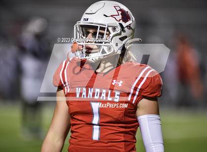 Thumbnail 2 in Aubrey vs. Van (UIL Football 4A Division II Region II Area) photogallery.