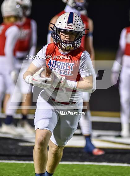 Thumbnail 1 in Aubrey vs. Van (UIL Football 4A Division II Region II Area) photogallery.