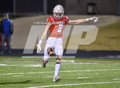 Thumbnail 3 in Aubrey vs. Van (UIL Football 4A Division II Region II Area) photogallery.