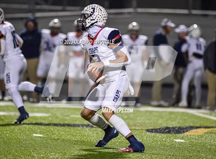 Thumbnail 1 in Aubrey vs. Van (UIL Football 4A Division II Region II Area) photogallery.