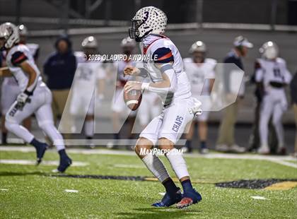Thumbnail 3 in Aubrey vs. Van (UIL Football 4A Division II Region II Area) photogallery.