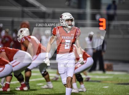 Thumbnail 2 in Aubrey vs. Van (UIL Football 4A Division II Region II Area) photogallery.