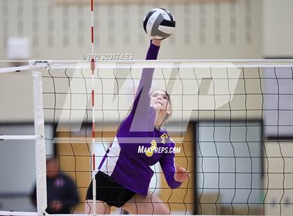 Thumbnail 3 in Heath vs Bloom-Carroll (OHSAA D2 District) photogallery.