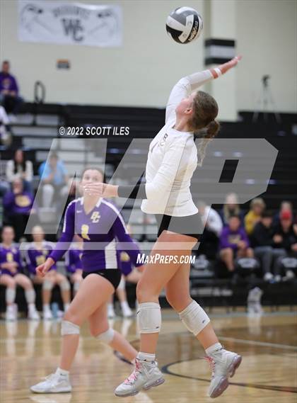 Thumbnail 2 in Heath vs Bloom-Carroll (OHSAA D2 District) photogallery.