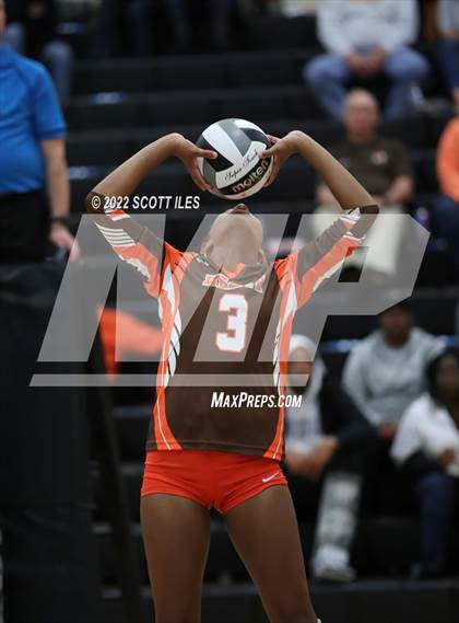Thumbnail 3 in Heath vs Bloom-Carroll (OHSAA D2 District) photogallery.