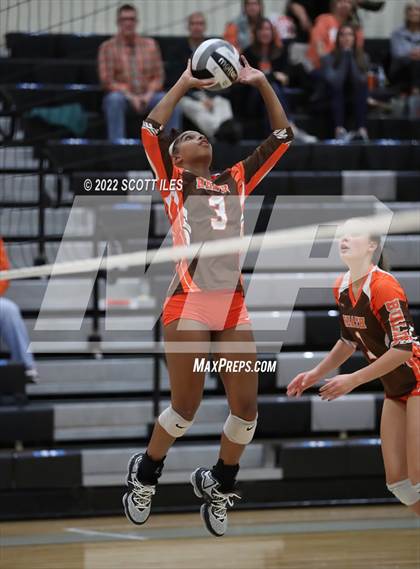 Thumbnail 1 in Heath vs Bloom-Carroll (OHSAA D2 District) photogallery.