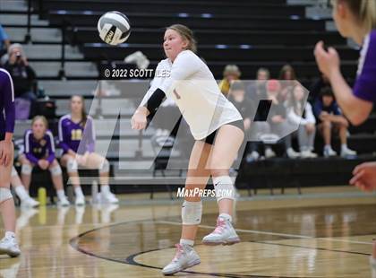 Thumbnail 1 in Heath vs Bloom-Carroll (OHSAA D2 District) photogallery.