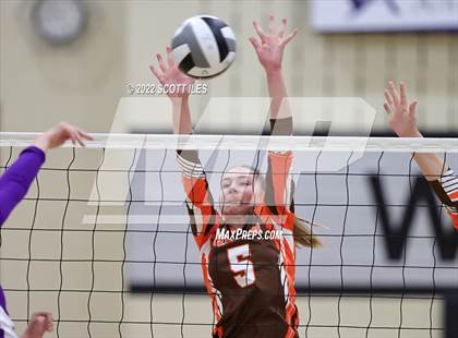 Thumbnail 2 in Heath vs Bloom-Carroll (OHSAA D2 District) photogallery.