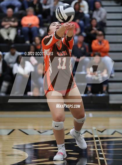 Thumbnail 1 in Heath vs Bloom-Carroll (OHSAA D2 District) photogallery.