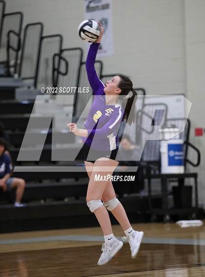 Thumbnail 1 in Heath vs Bloom-Carroll (OHSAA D2 District) photogallery.