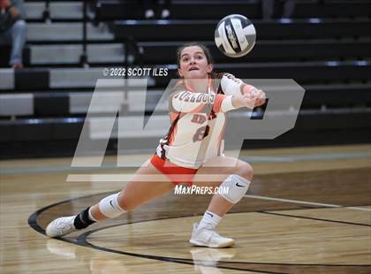 Thumbnail 3 in Heath vs Bloom-Carroll (OHSAA D2 District) photogallery.