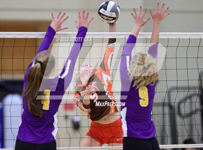 Thumbnail 3 in Heath vs Bloom-Carroll (OHSAA D2 District) photogallery.