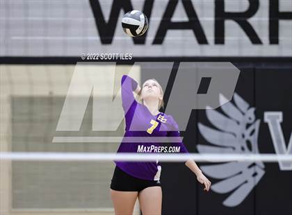Thumbnail 2 in Heath vs Bloom-Carroll (OHSAA D2 District) photogallery.