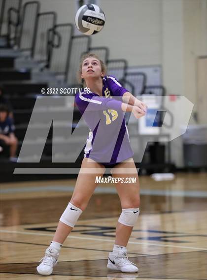 Thumbnail 1 in Heath vs Bloom-Carroll (OHSAA D2 District) photogallery.