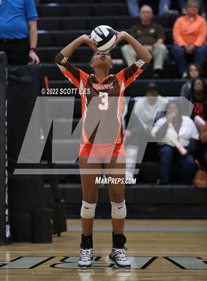 Thumbnail 3 in Heath vs Bloom-Carroll (OHSAA D2 District) photogallery.