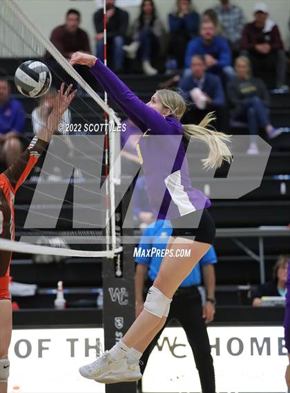 Thumbnail 3 in Heath vs Bloom-Carroll (OHSAA D2 District) photogallery.