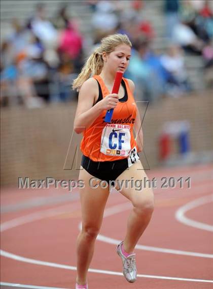 Thumbnail 2 in 117th Penn Relays (Girls 4x800m Large School Event 105) photogallery.