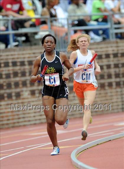 Thumbnail 2 in 117th Penn Relays (Girls 4x800m Large School Event 105) photogallery.