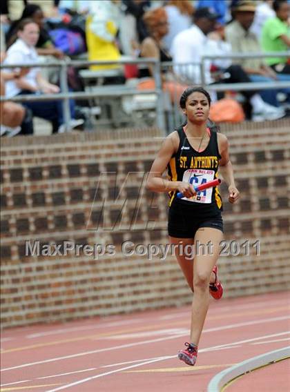 Thumbnail 2 in 117th Penn Relays (Girls 4x800m Large School Event 105) photogallery.