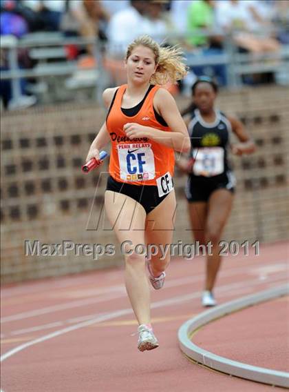 Thumbnail 3 in 117th Penn Relays (Girls 4x800m Large School Event 105) photogallery.