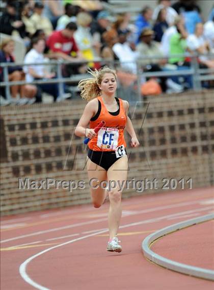 Thumbnail 2 in 117th Penn Relays (Girls 4x800m Large School Event 105) photogallery.