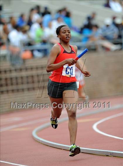 Thumbnail 1 in 117th Penn Relays (Girls 4x800m Large School Event 105) photogallery.