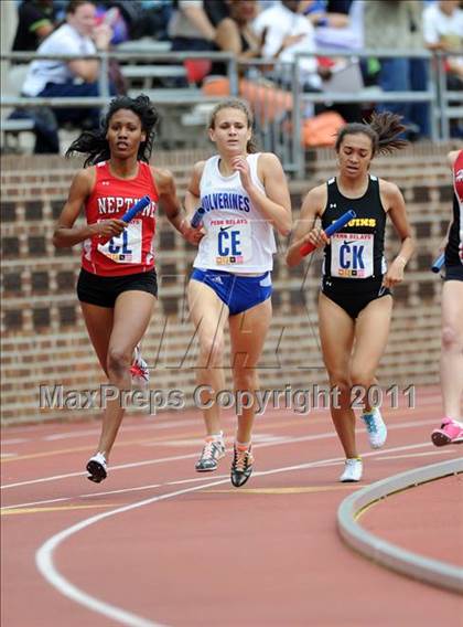 Thumbnail 3 in 117th Penn Relays (Girls 4x800m Large School Event 105) photogallery.