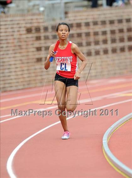 Thumbnail 3 in 117th Penn Relays (Girls 4x800m Large School Event 105) photogallery.