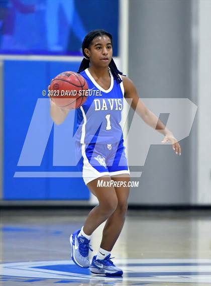 Thumbnail 1 in Davis vs. Nevada Union (50th Dorothy Speck Memorial) photogallery.