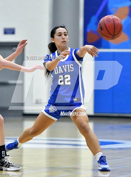 Thumbnail 3 in Davis vs. Nevada Union (50th Dorothy Speck Memorial) photogallery.