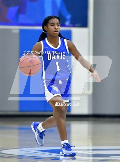 Thumbnail 2 in Davis vs. Nevada Union (50th Dorothy Speck Memorial) photogallery.