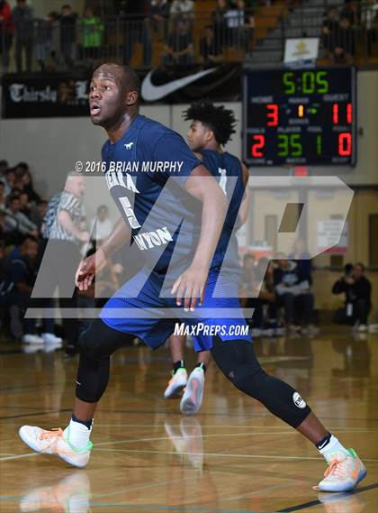Thumbnail 2 in Sierra Canyon vs. Century (Les Schwab Invitational) photogallery.