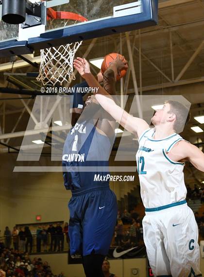 Thumbnail 3 in Sierra Canyon vs. Century (Les Schwab Invitational) photogallery.