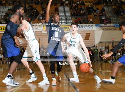 Thumbnail 3 in Sierra Canyon vs. Century (Les Schwab Invitational) photogallery.